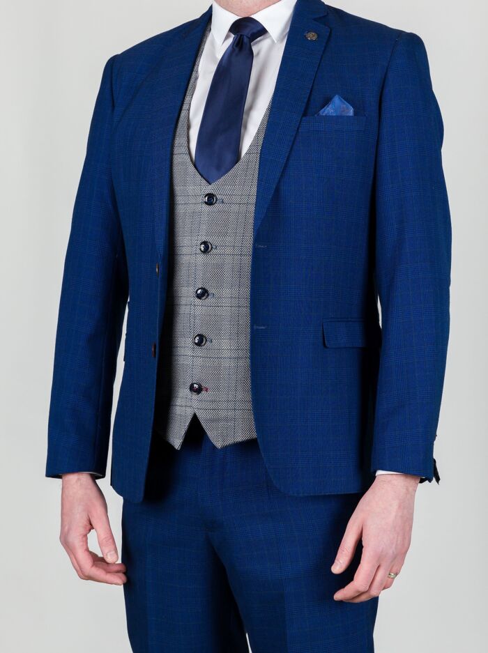 George-Royal-suit-2