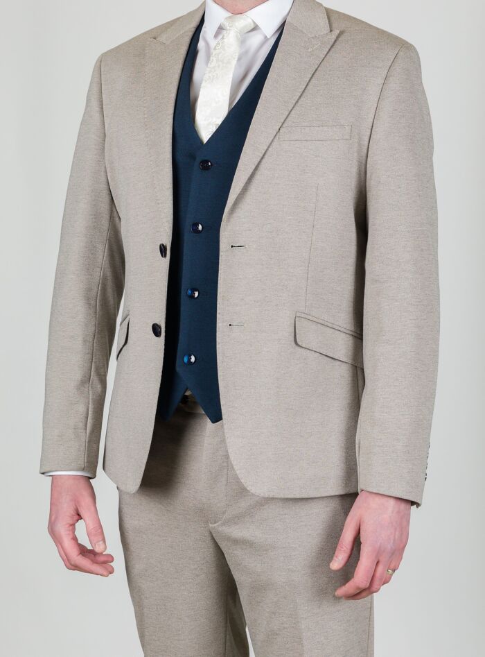 N78 Beige Three-Piece Suit - Image 2