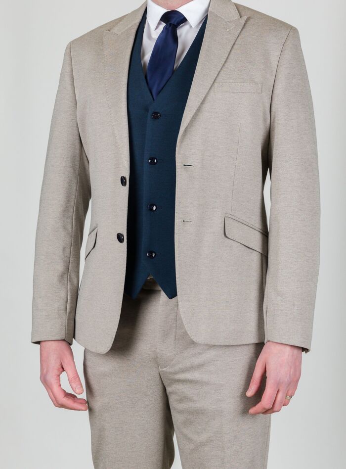 N78 Beige Three-Piece Suit - Image 3